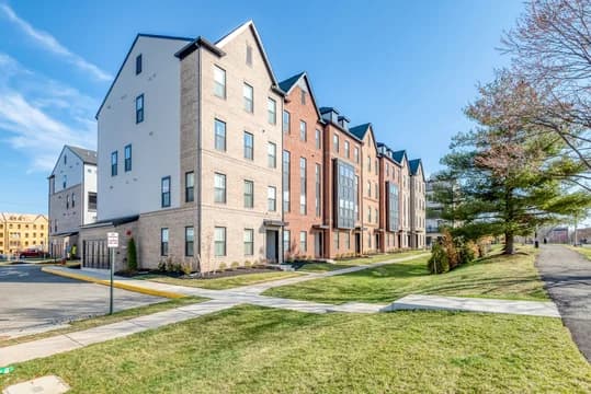 Gallery Park at Westfields Front Exterior